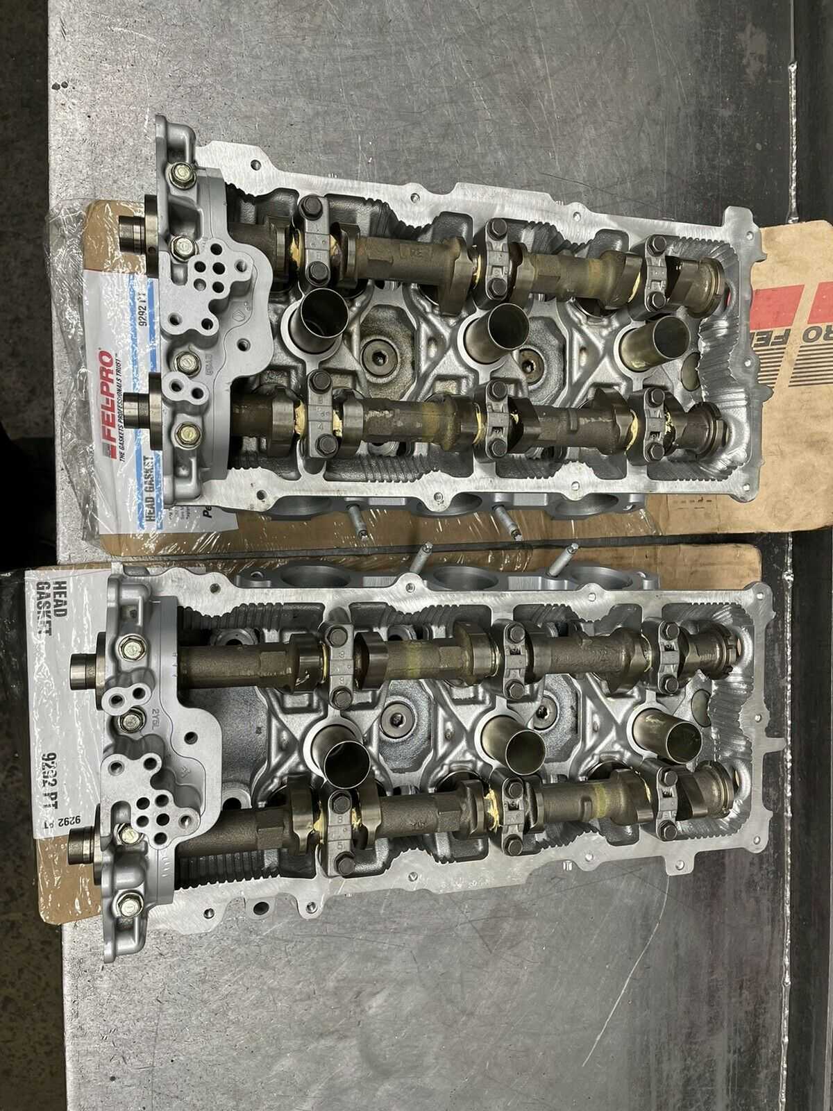 2 NISSAN Infiniti 3.5 V6 CYLINDER HEADS CASTING REA / LEA